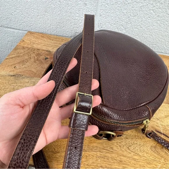 Portland Leather Goods Circle Crossbody Bag – Pebbled Leather Brown - Picture 11 of 16